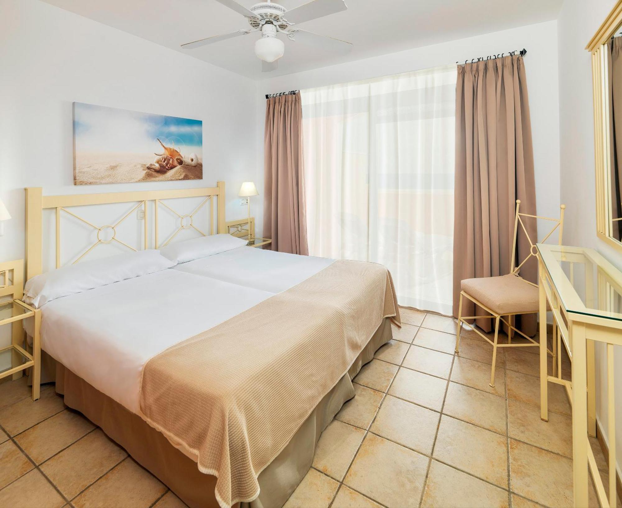 ซอล ซัน บีช อปาร์ตาเมนโตส Aparthotel Costa Adeje  ห้อง รูปภาพ