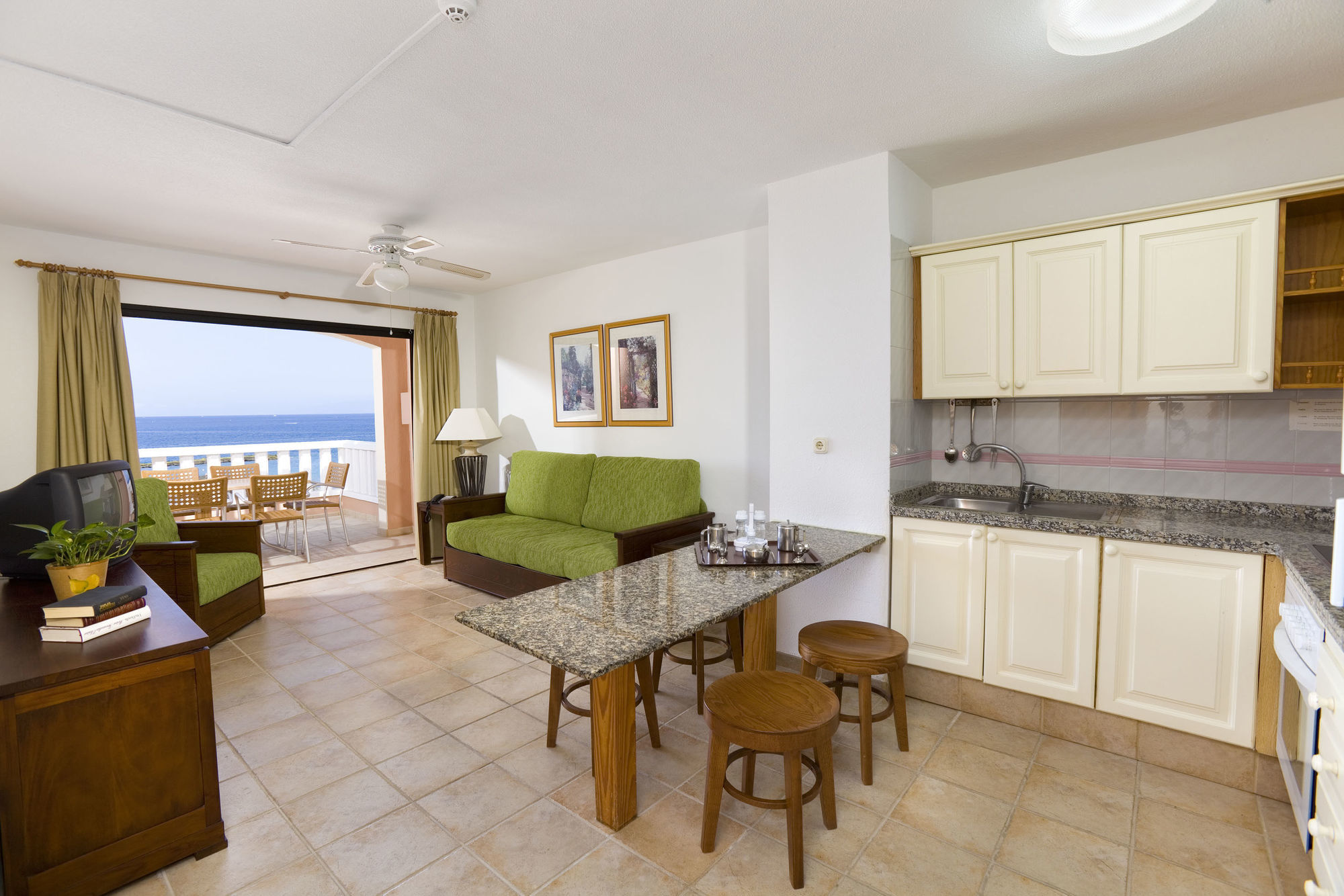 ซอล ซัน บีช อปาร์ตาเมนโตส Aparthotel Costa Adeje  ภายนอก รูปภาพ
